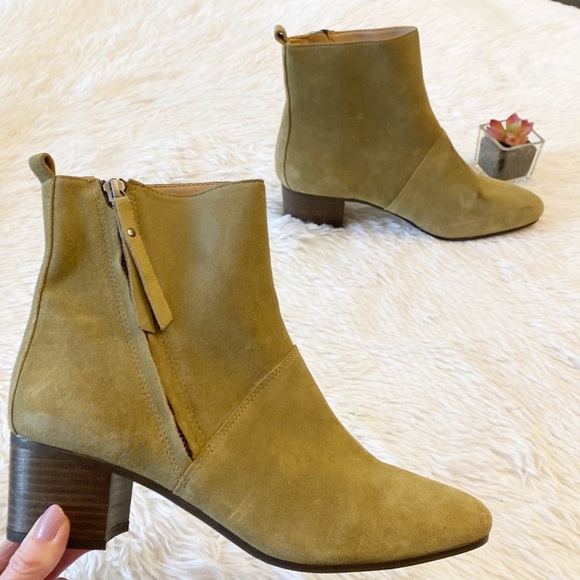 NEW Banana Republic | Lydia Green Suede Heel Ankle Bootie women’s 8.5 - Picture 3 of 8
